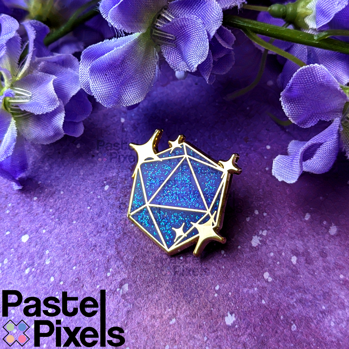 Sparkling D20 Pin