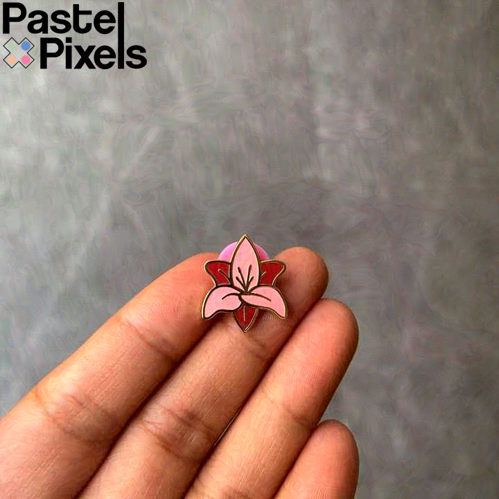 Lily Mini Pin