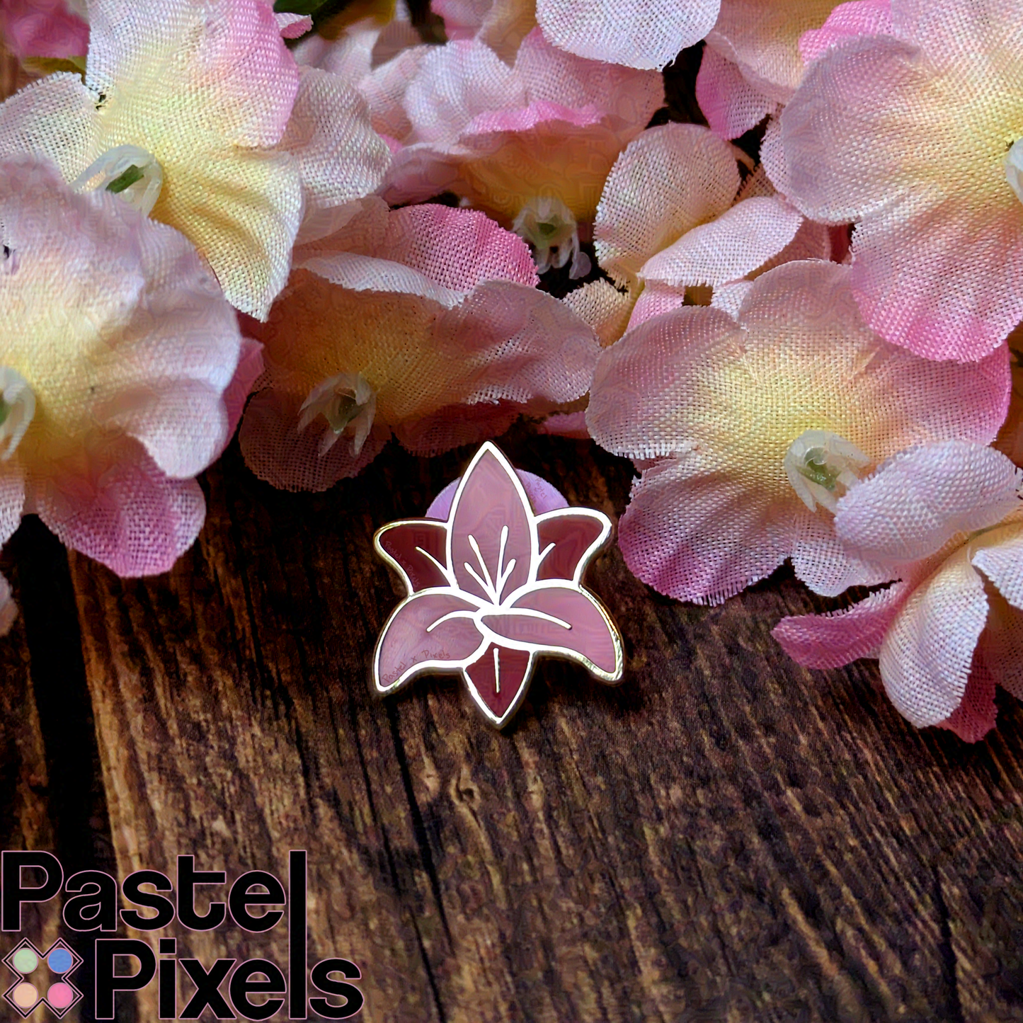 Lily Mini Pin